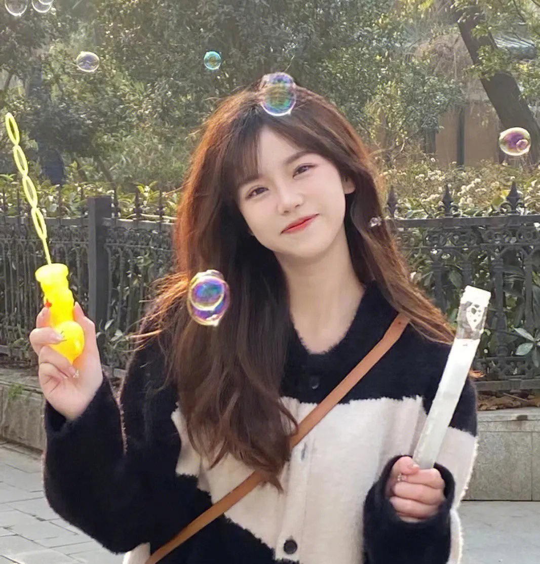 他叫简单，他是我兄弟